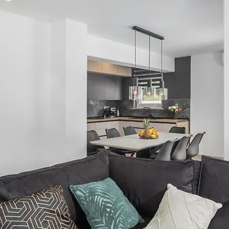Luxurious Home In Pula בית נופש פולה