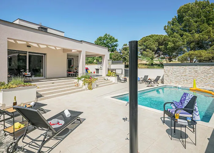 Awesome In With Wifi Vikendica Pula